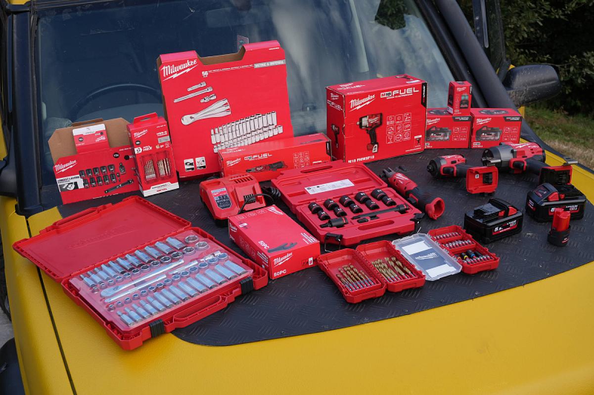 Milwaukee Complete Fastening Kit