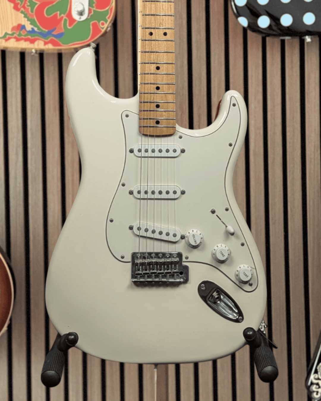 FENDER STRAT ARTIC WHITE 2013