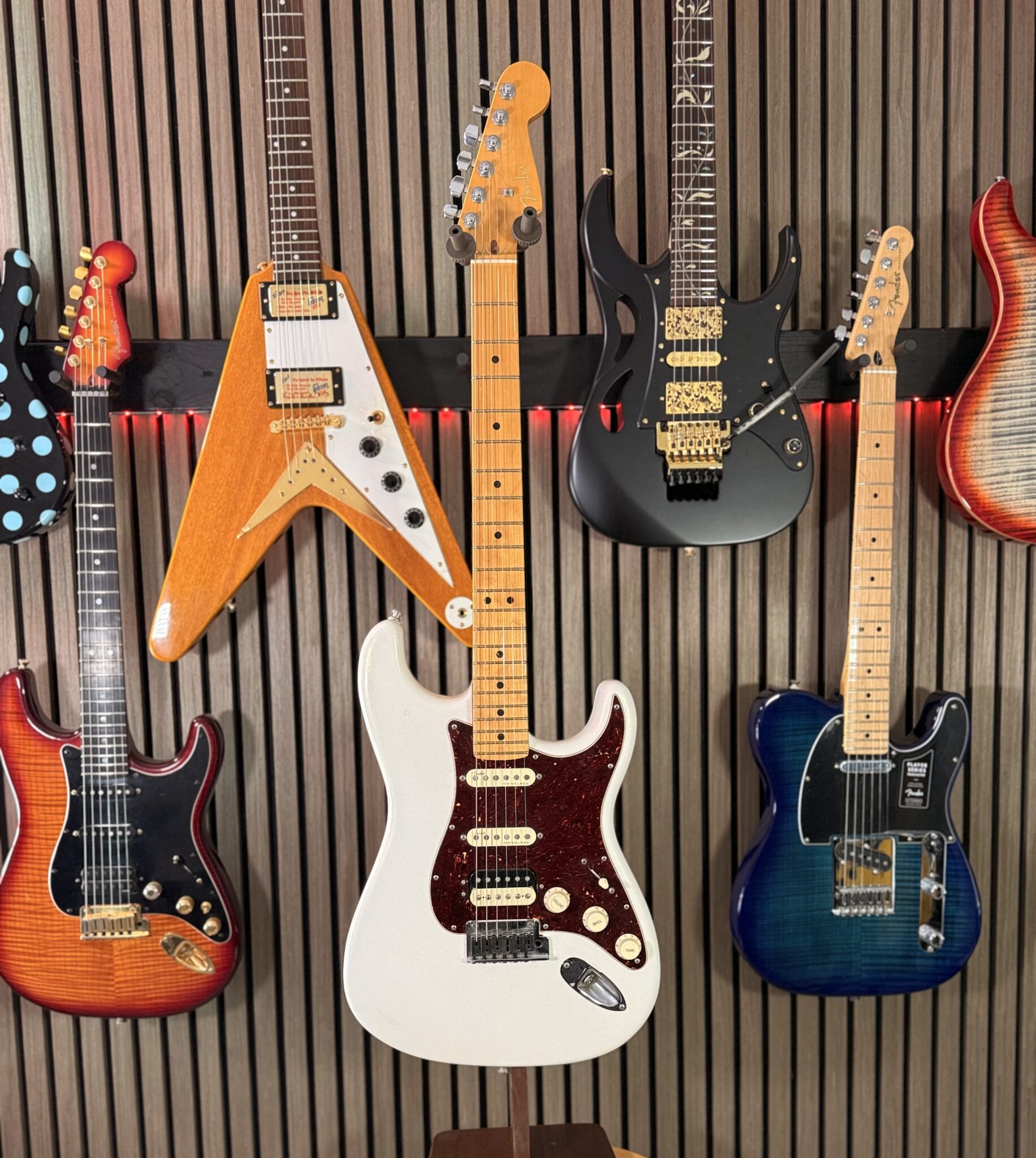 FENDER ULTRA STRATOCASTER ARTIC WHITE PEARL