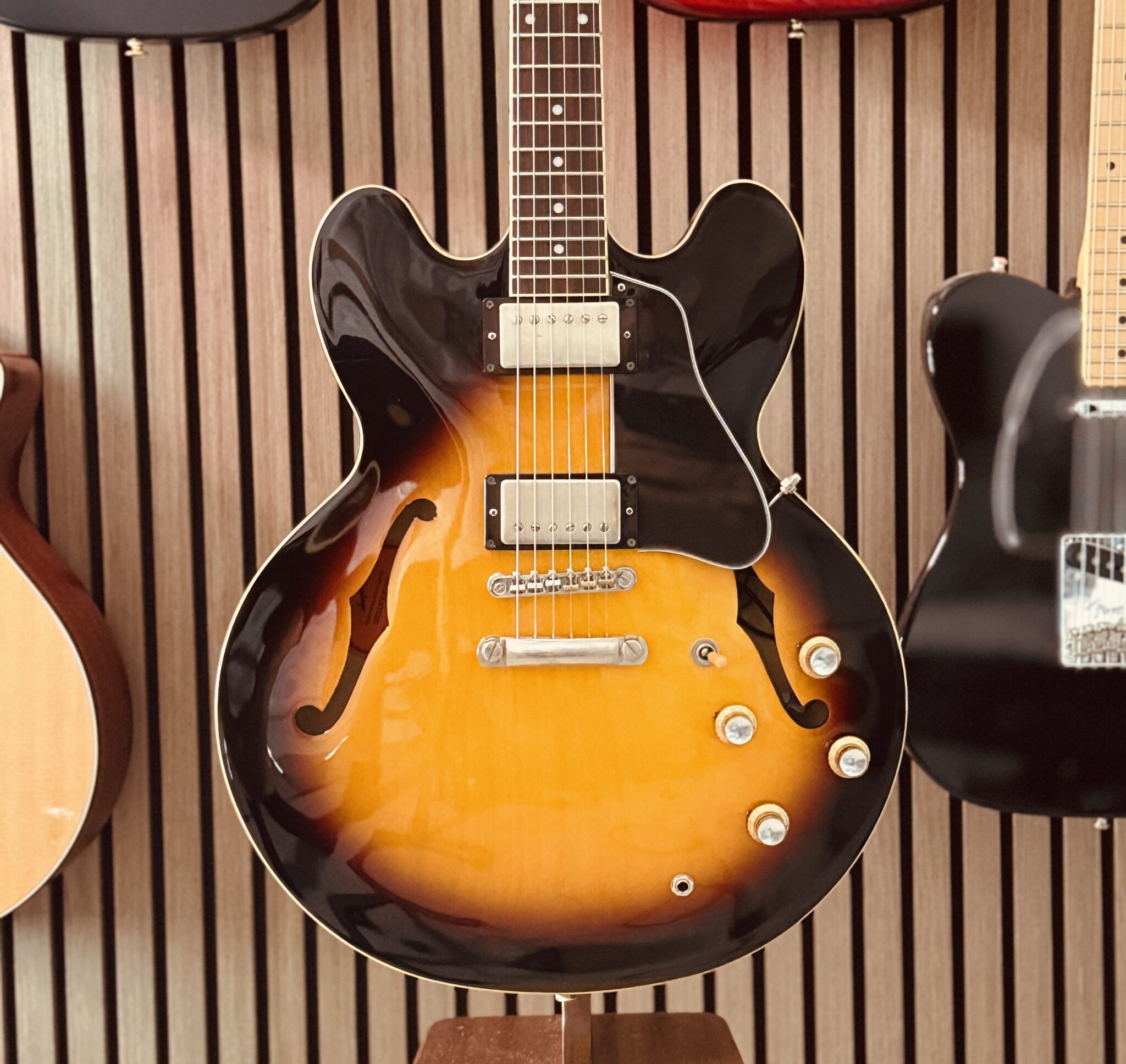 INSPIRED BY GIBSON ES335