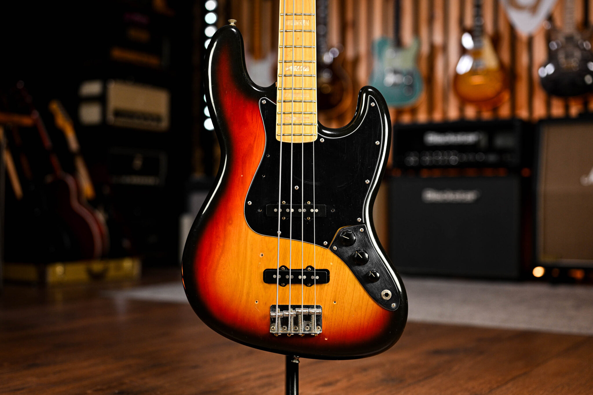 Fender 1975 Jazz Bass in Sunburst