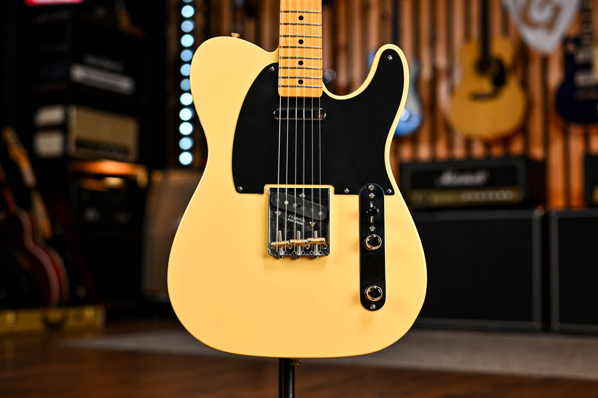 Fender Vintera II 50s Nocaster in Blackguard Blonde