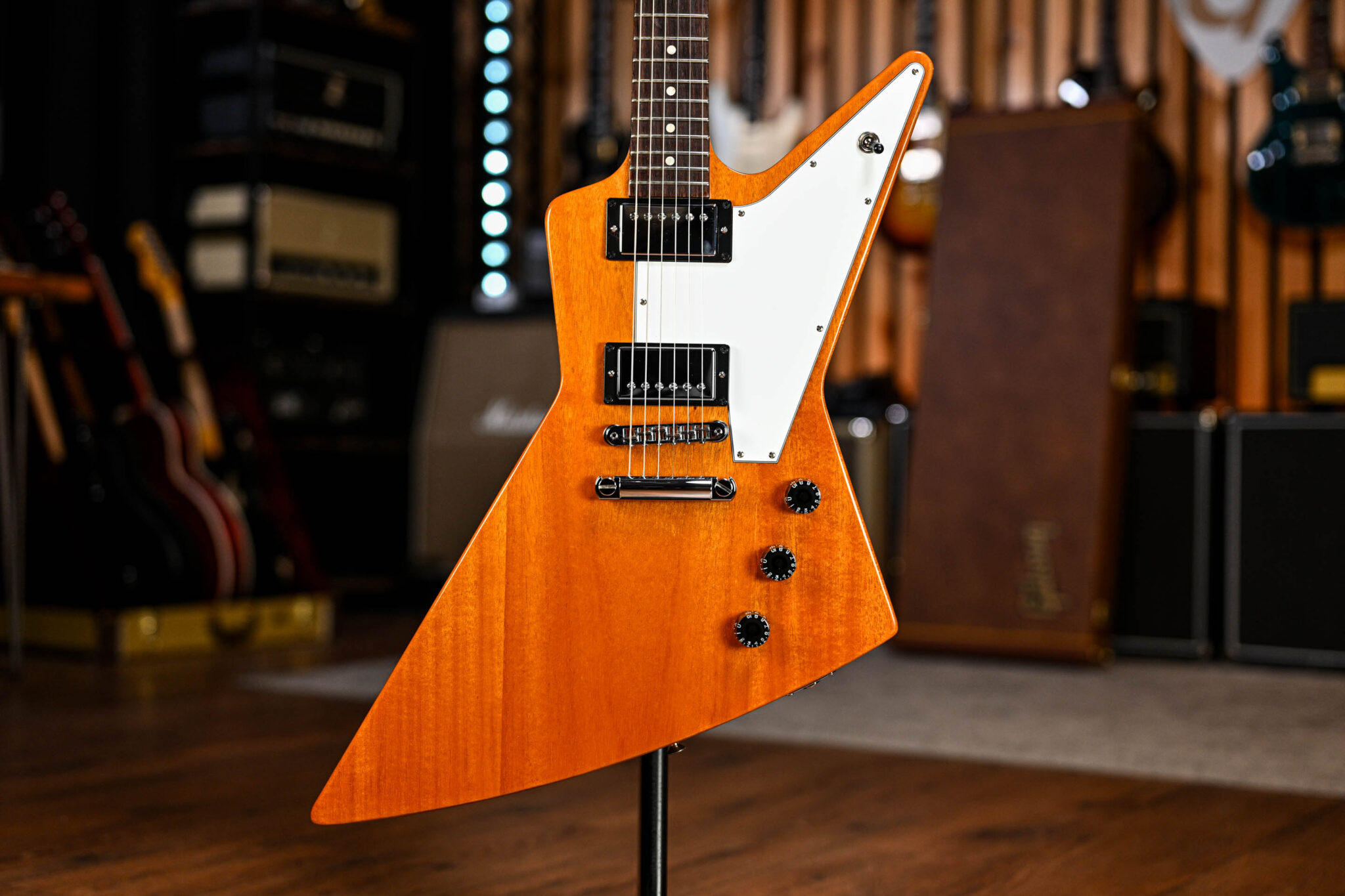 Gibson Explorer in Antique Natural