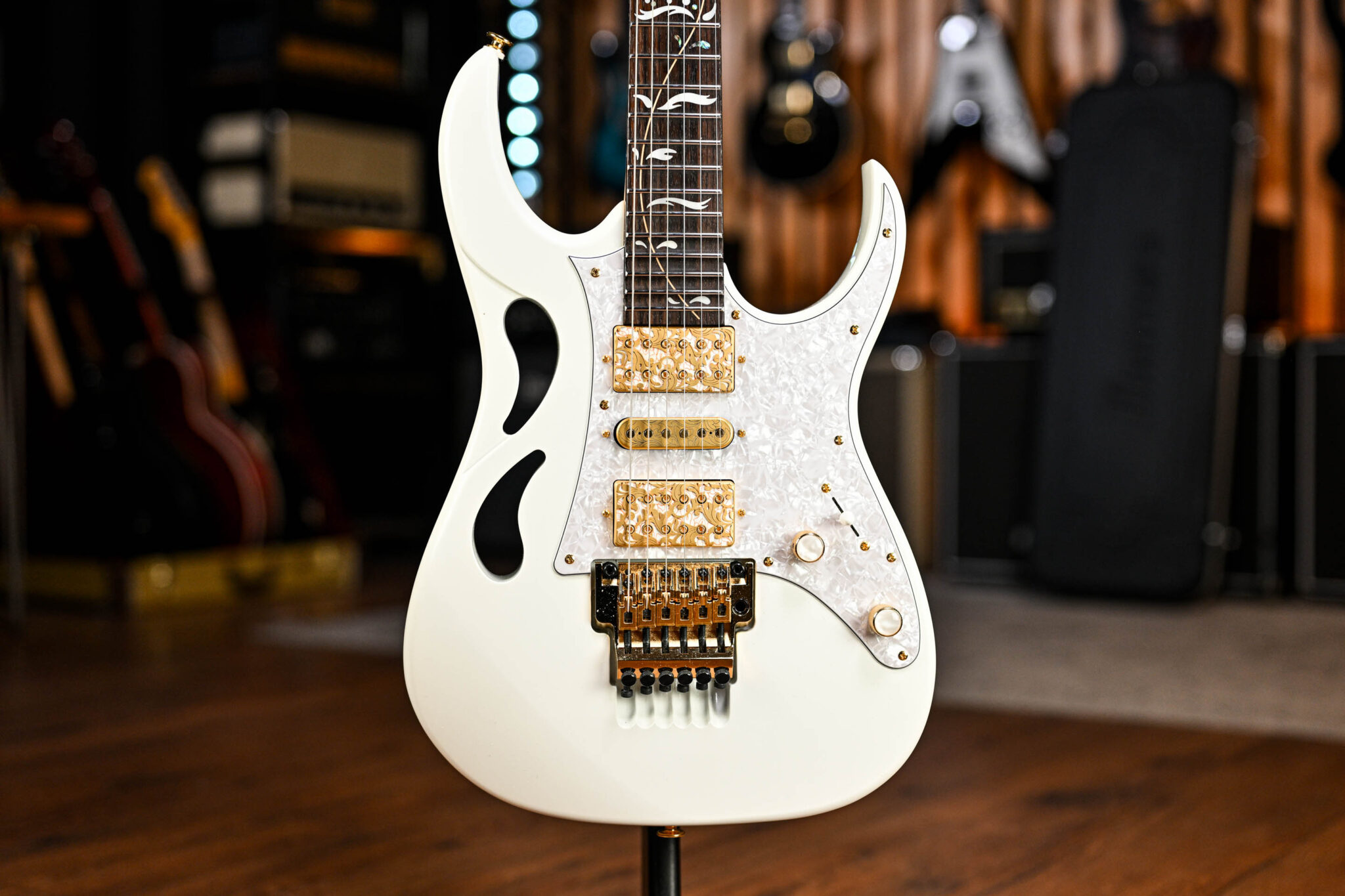 Ibanez Steve Vai Signature Pia in Stallion White
