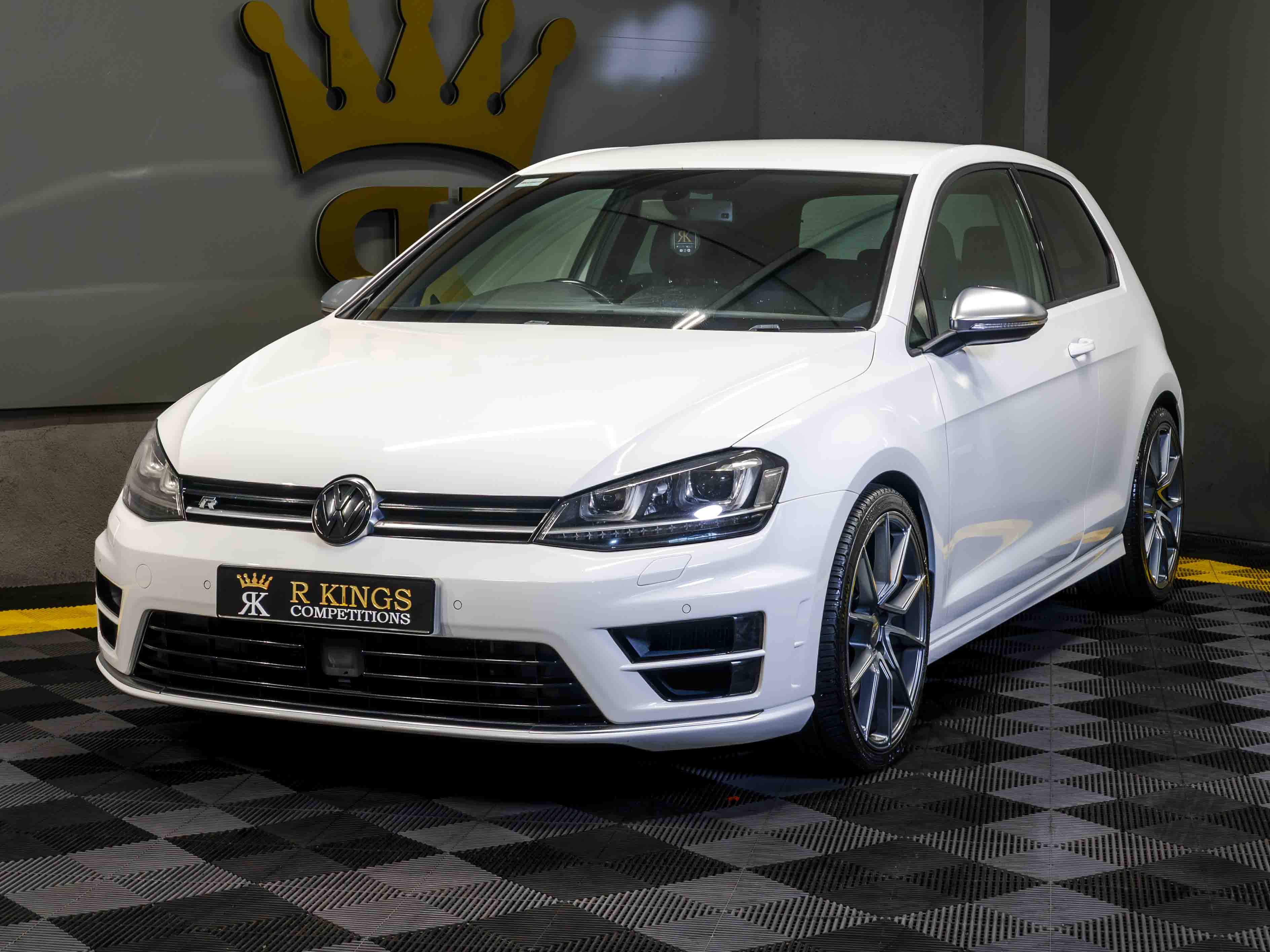 Volkswagen Golf R DSG
