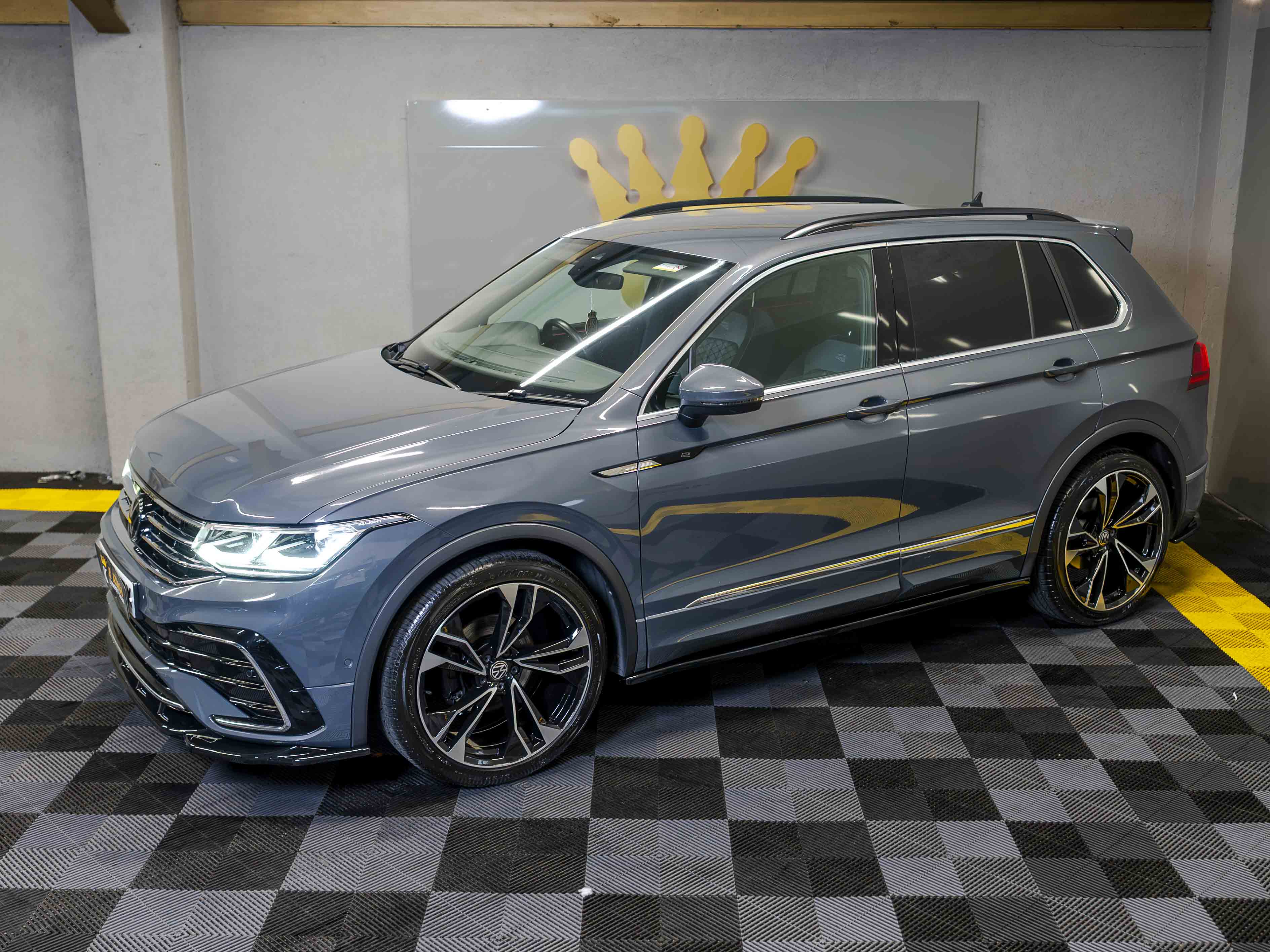 £20,000 OR 2023 Volkswagen Tiguan R-Line Edition
