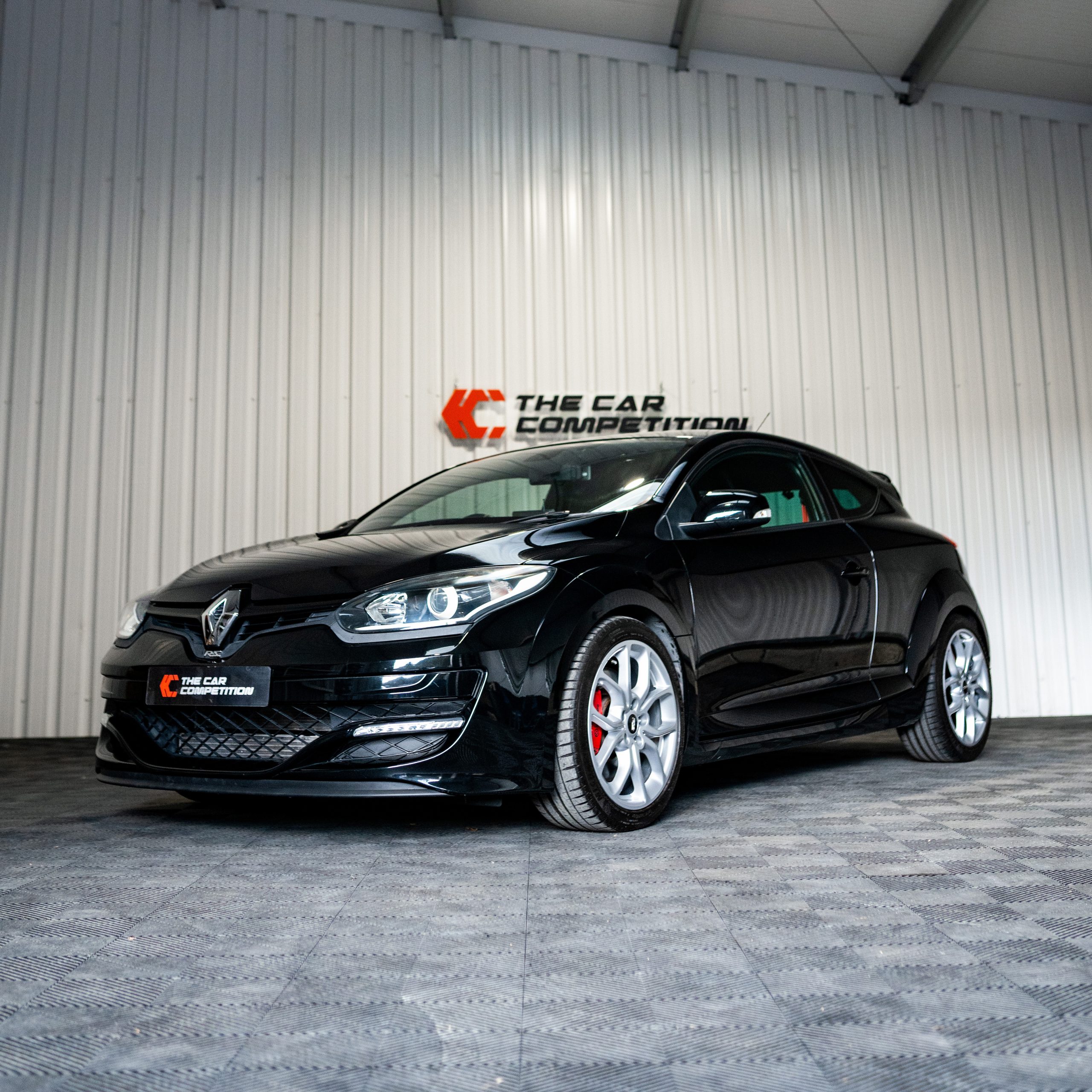 Win This Renault Megane RS Cup + £1,000!